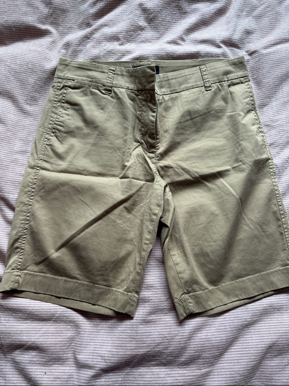 Classic Women’s Khaki Chino Shorts